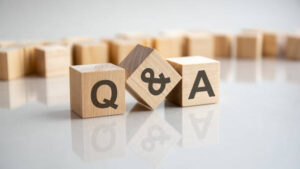 Q & A wooden cubes